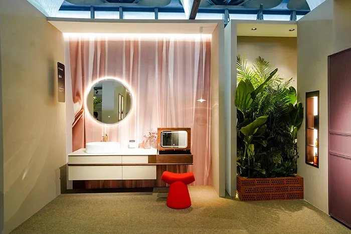 富兰克亮相2021上海厨卫展：一场光与影的奇幻之旅