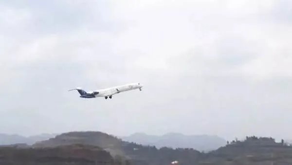 陇南机场正式通航首个航班飞机来自哪里？