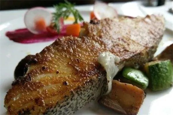 广州十大西餐厅排行榜：莫尔顿扒房上榜，第七可以看到电轨