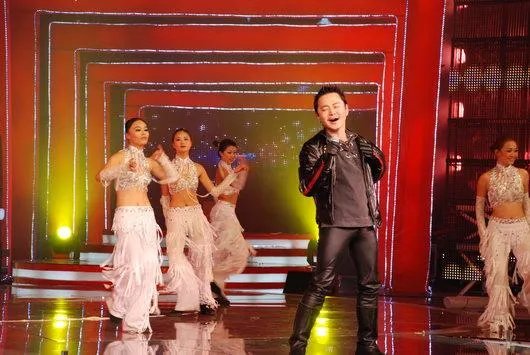 你还记得深圳歌星周峰吗？