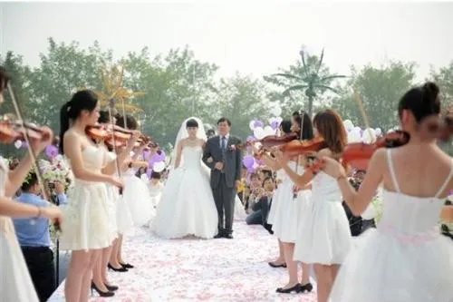 艾薇儿婚礼背景音乐是哪首 经典的结婚背景音乐推荐