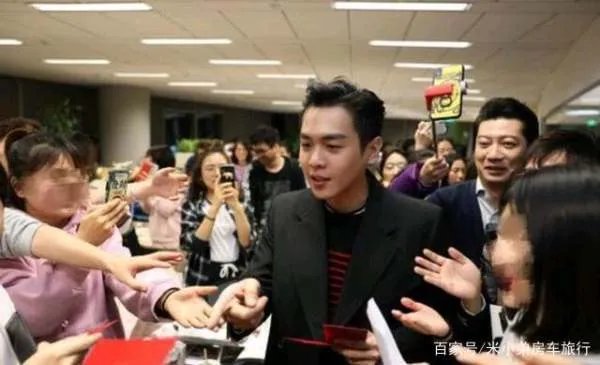 张若昀有多宠老婆唐艺昕?他给女儿取了什么名字