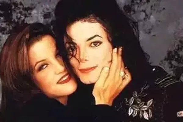 迈克尔杰克逊妻子