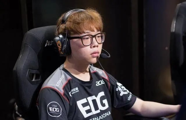 前EDG中单Pawn恢复训练，疑似复出，你怎么看？