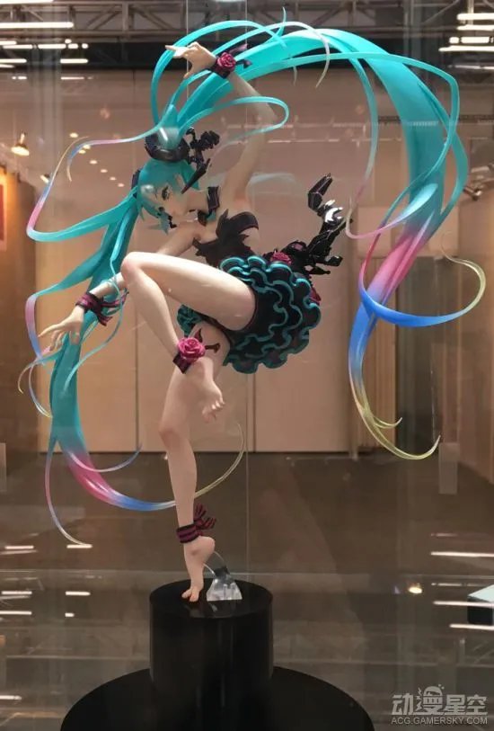 初音史上最妖娆手办出炉 这个姿势我能学一年！