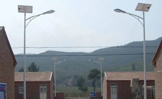太阳能路灯杆多少钱一根？