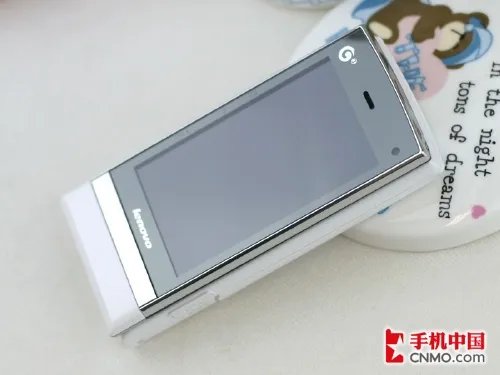 时尚旋盖CMMB电视手机 联想TD60t评测