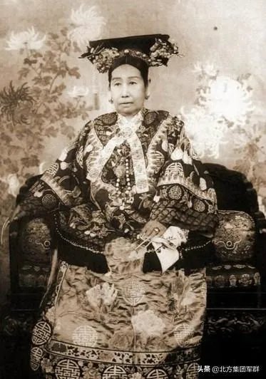 复旦女博士有何魅力让那些大学精英们前赴后继？你怎么看待此事？