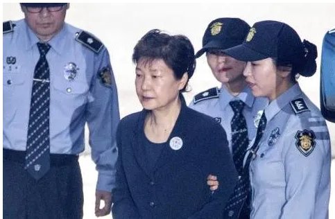 入狱半年得了10种病朴槿惠有望恢复自由身吗？