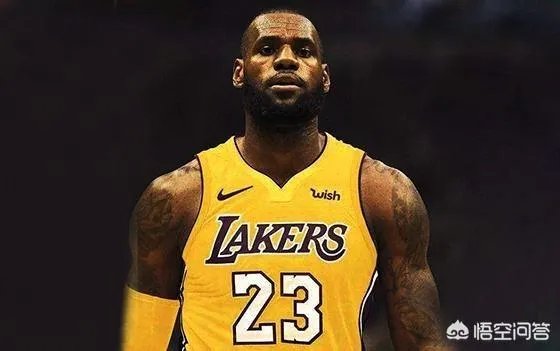 湖人生涯首次缺阵的詹姆斯在家看起了韦德和猛龙队的比赛直播，对此你怎么看？