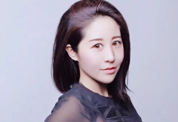 最美台球女裁判吕帅希，三围完胜柳岩，直言以后想生4个孩子，你怎么看？