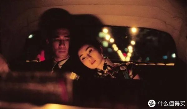 《花样年华》影评 放任如果在心底咆哮，也不过徒增懊悔