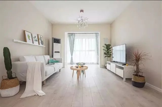 客厅和阳台窗帘如何装,看完才恍然大悟!