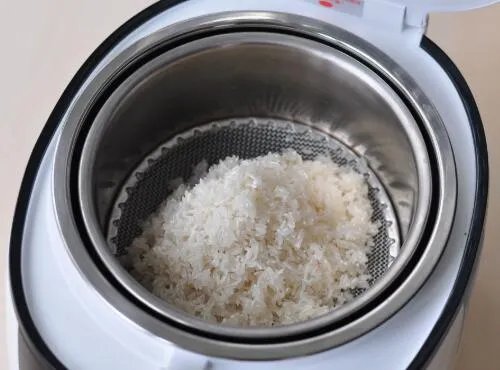 电饭煲可以蒸米饭吗