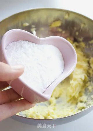 【红茶白巧克力慕斯派】