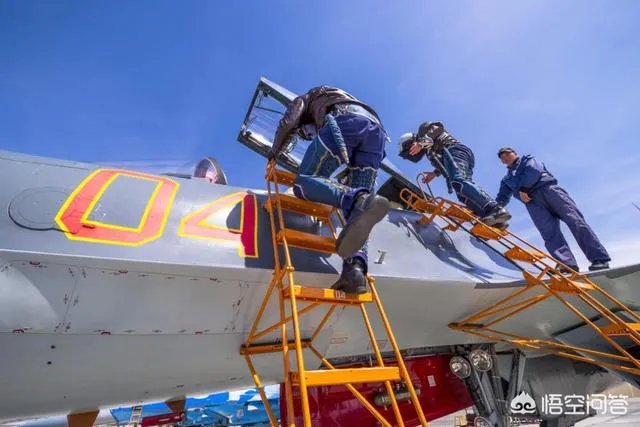 每一个飞行员是只开固定的飞机吗，还是随机的，轮到哪架开哪架？