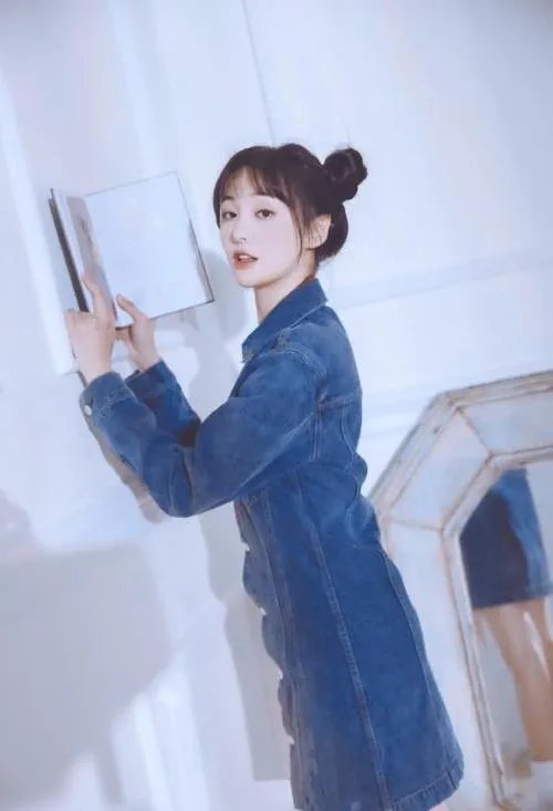 郑爽的学历是怎么回事？