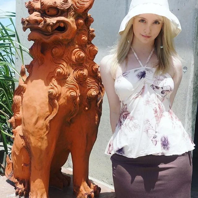 英国萌妹Gemma福利图赏 天使面容肌肤白到透光