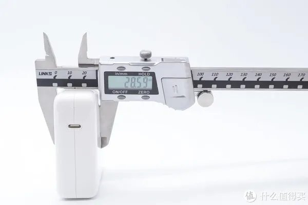 支持67W大功率快充，苹果新款MacBook Pro 14标配充电器测评
