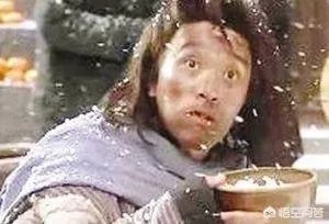 西安一六十岁大爷地铁上下跪，叫年轻漂亮女孩妈妈只为要一块钱，你怎么看？