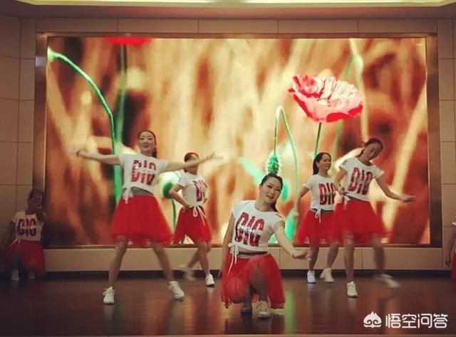 对于部分小区内大妈跳广场舞扰民这件事，你有什么看法？