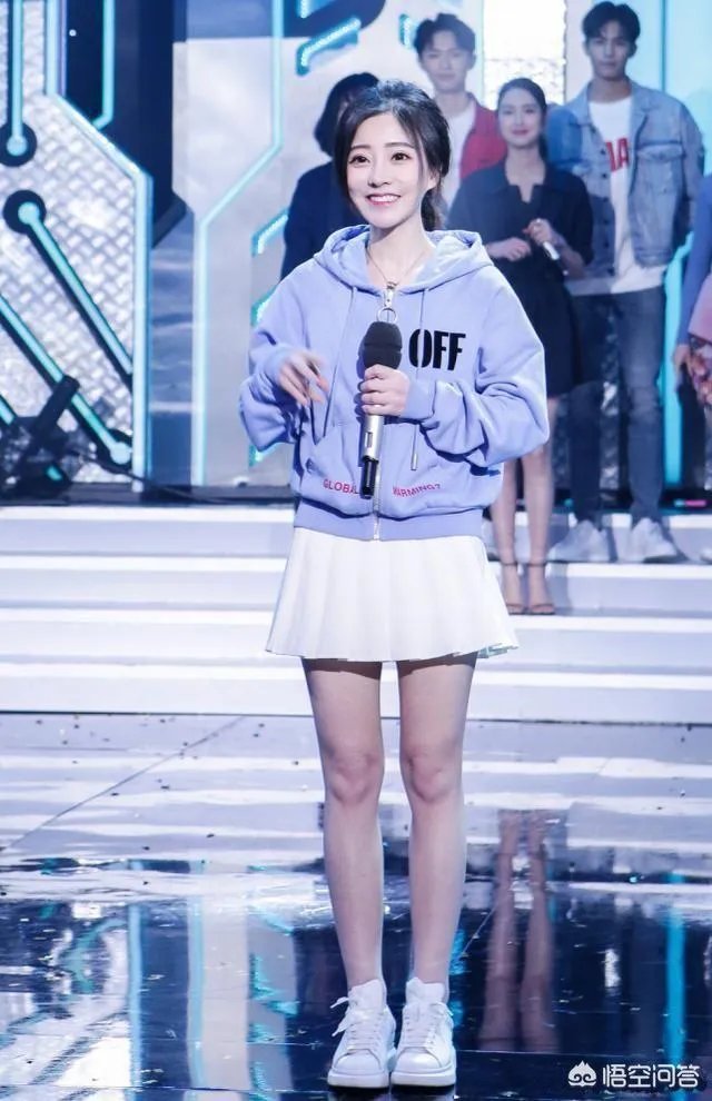 你觉得冯提莫是目前最火的主播吗？