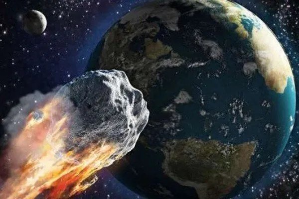 一颗新发现小行星5月初飞掠地球,这颗小行星是怎样被发现的?