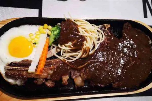 广州十大西餐厅排行榜：莫尔顿扒房上榜，第七可以看到电轨