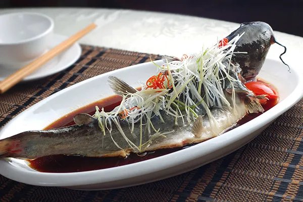 清蒸什么鱼最好吃 清蒸鲈鱼的简单做法