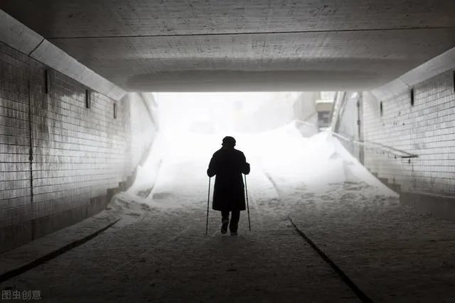 我是个铁石心肠的人，能推荐一个让我感动落泪的电影吗？