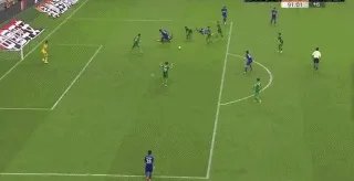 韦世豪：哥就是帅。进球后指着发型庆祝，是在彰显个性还是暗示从头再来？