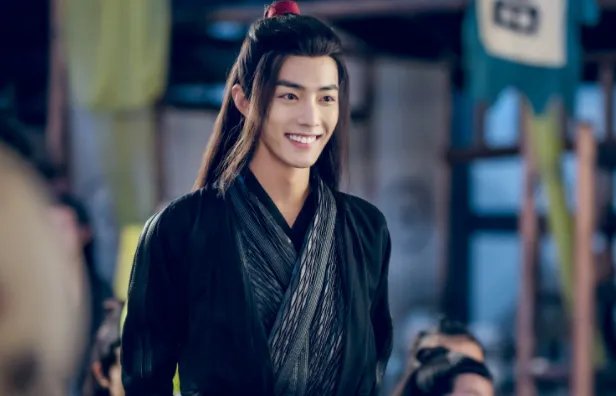 姚晨获奖发言被指嘲讽肖战，本尊回应后秒删，揭露娱乐圈真面目，你怎么看？