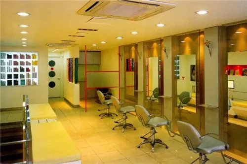 小型理发店装修效果图 小型发廊设计让创业不是梦