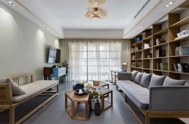 客厅和阳台窗帘如何装,看完才恍然大悟!