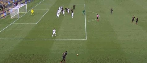 足球比赛历史上，有没有出现过门将破门的情况？