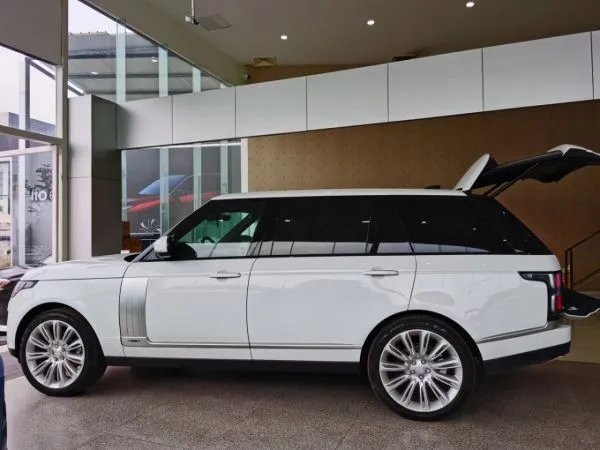 2020年11月底，路虎揽胜行政最新价格