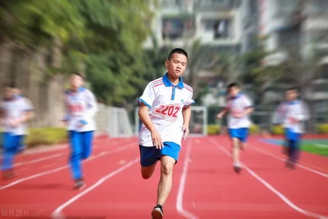 小升初怎么选学校，进入重点班？