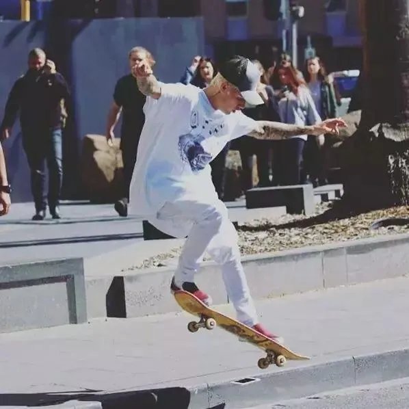 大家有没有自己觉得贾斯汀比伯最好看的照片？