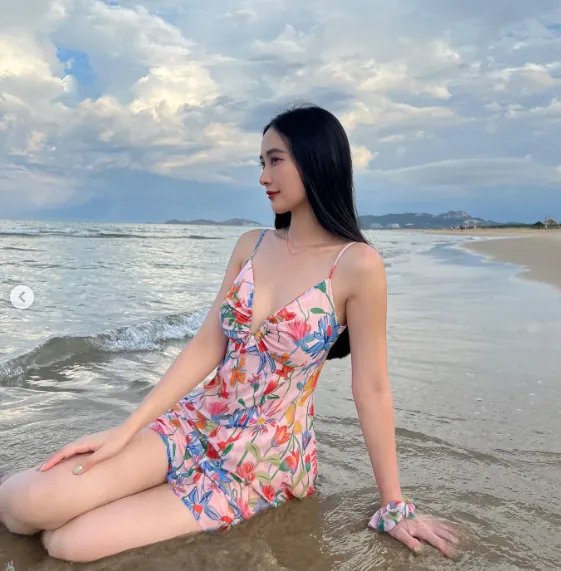 身材火辣！越南奶茶妹junvu95颜值神似Angelababy！