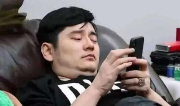 从帅到没朋友到丑到没朋友,那些发福的男星经历了什么?