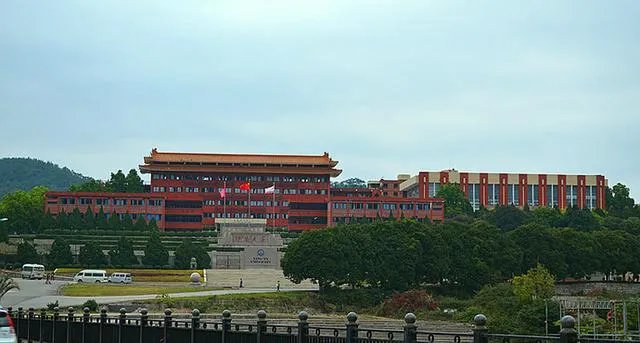 泉州仰恩大学的学校简介是怎样的？