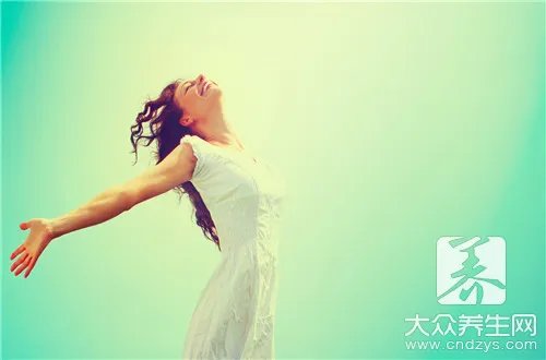 女童乳房发育初期图片