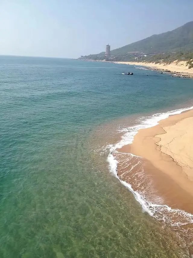 三亚湾和亚龙湾，哪个更好一些？