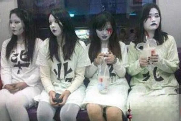 上海地铁女僵尸事件是真吗 吓不到太多人