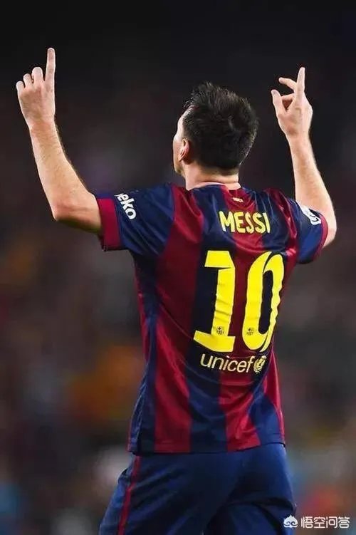 当今足坛，有哪些现役的矮个中锋？