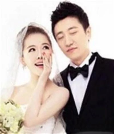 夏航燕是奉子成婚吗 和李炜还有一张托奶门的照片