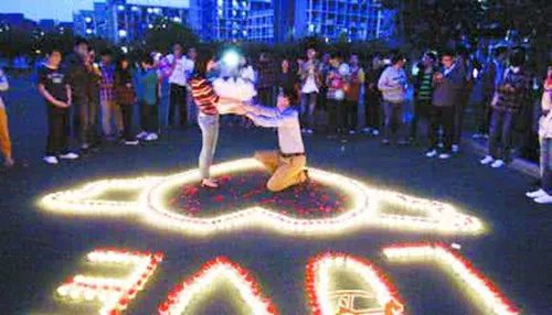 怎样求婚更容易成功 教你浪漫求婚的方法