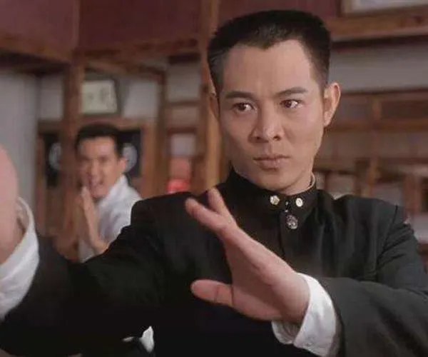 李连杰国籍是哪国 一世的名声被自己毁了