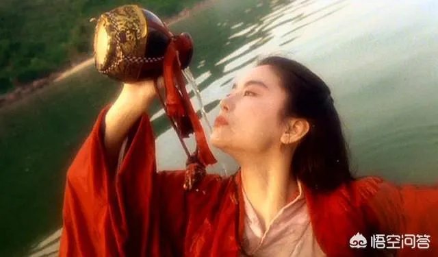 小时候武打古装电影很多，现在却很少，你看过最经典的武打电影有哪些？