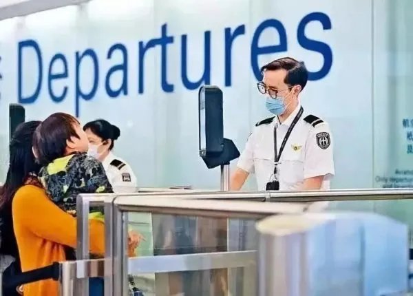 关于哈尔滨16名学生感染诺如病毒一事，你有何看法？